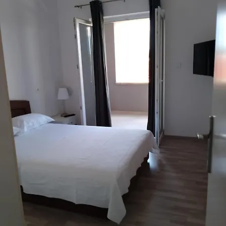 Vini Apartmán *