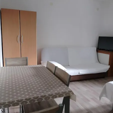 Apartment Vini
