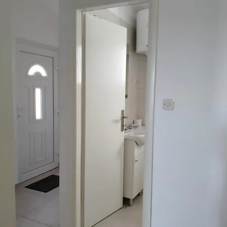 Vini Apartment *