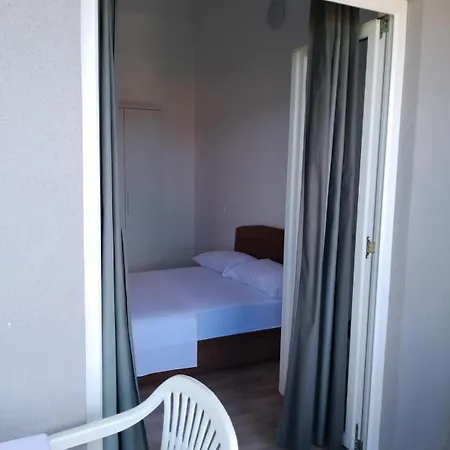 Apartment Vini *